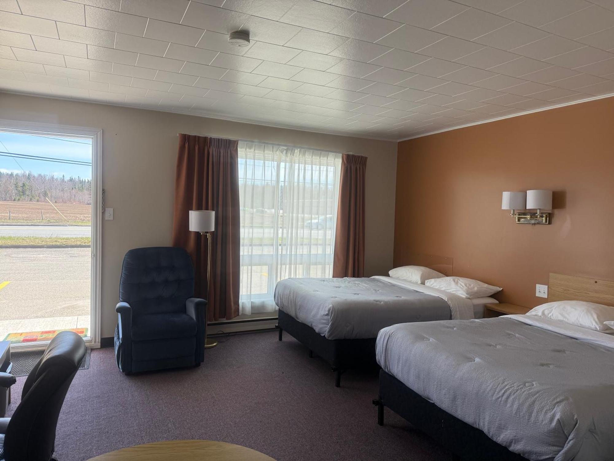 Le Campagnard Hotel Matane Buitenkant foto